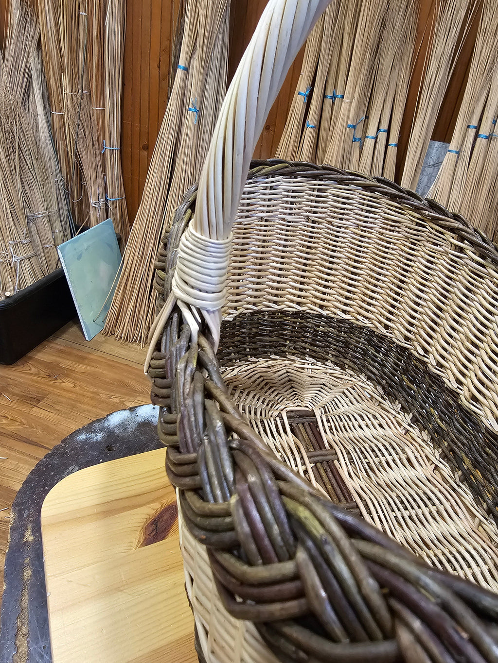 Wicker basket 041r - NaturelyWoven