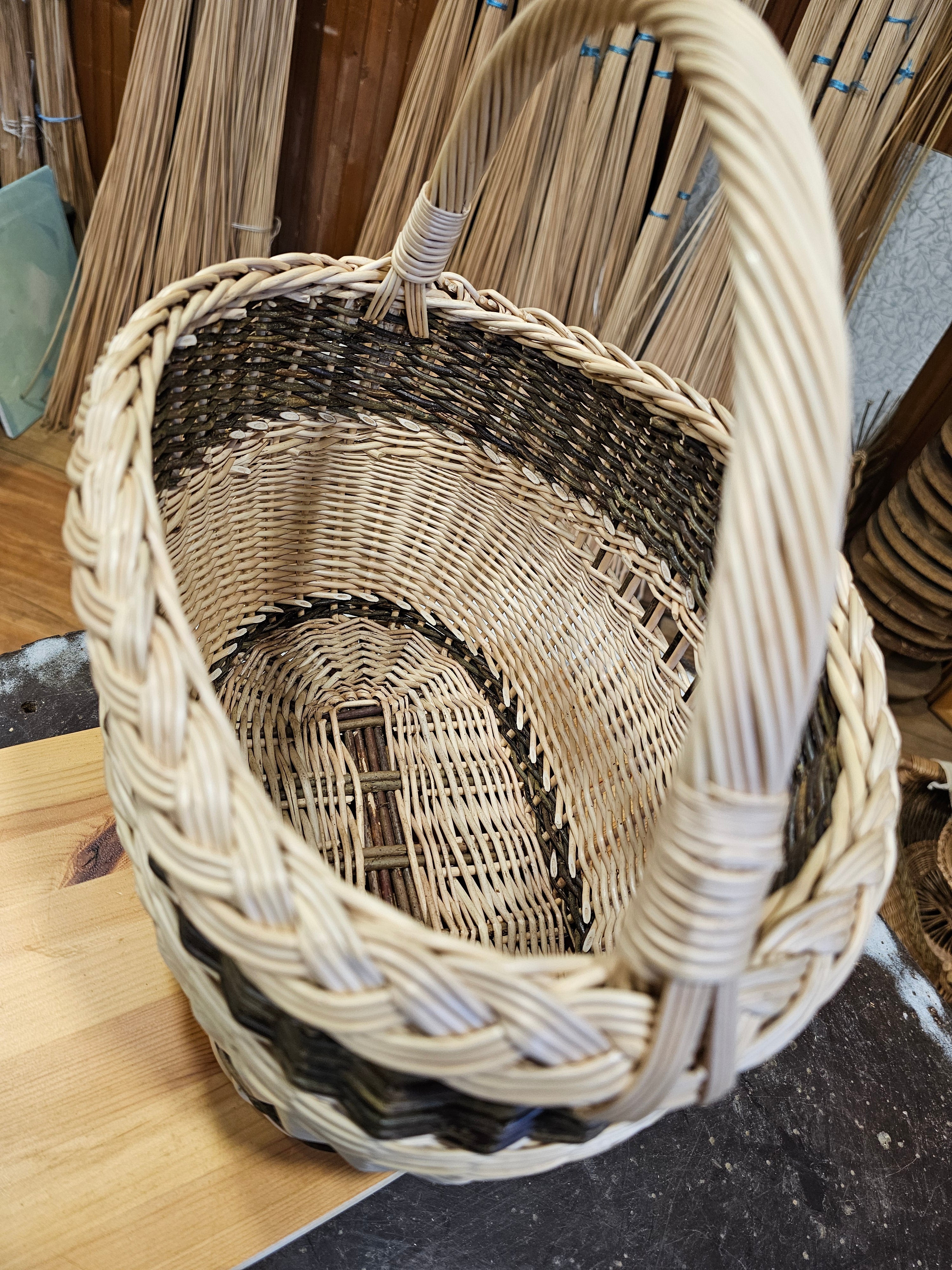 Wicker basket 042r - NaturelyWoven