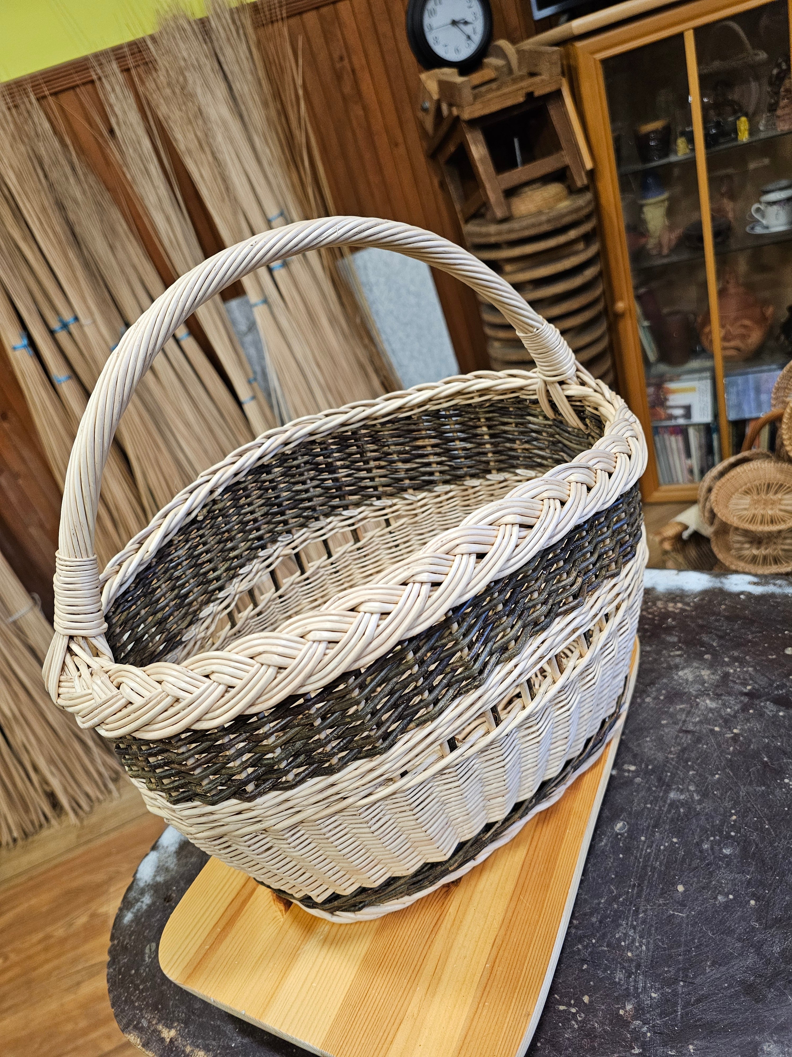 Wicker basket 042r - NaturelyWoven