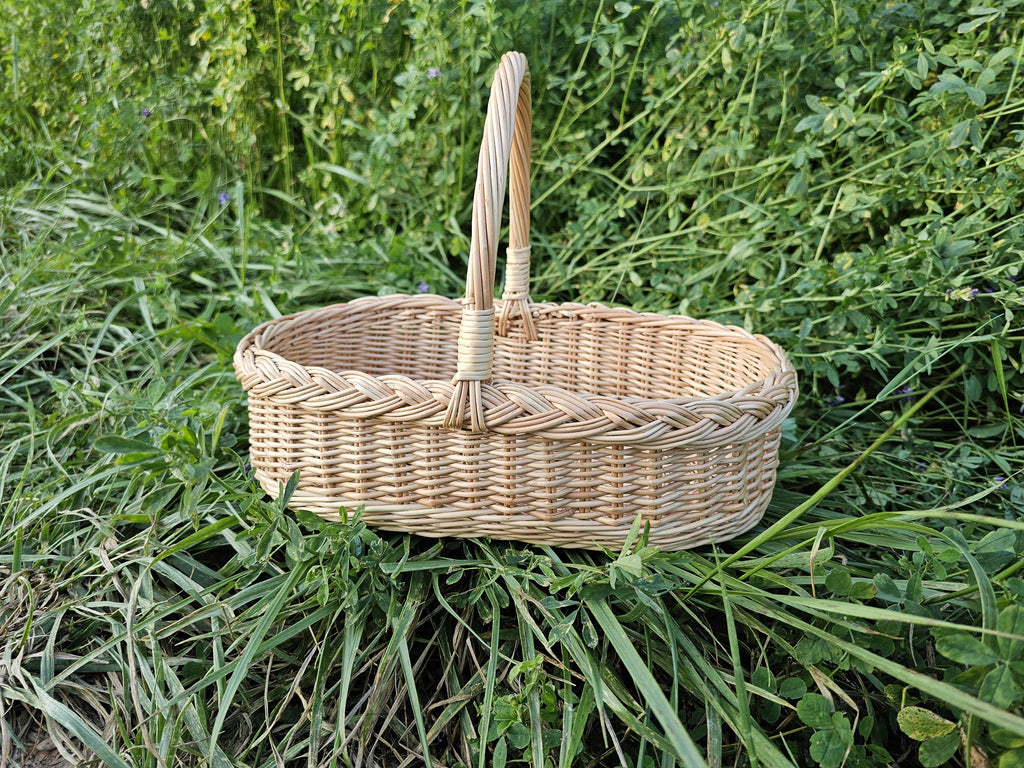 Sodo pintinė su rankena — vytelių pintinė, 18 nuotrauka