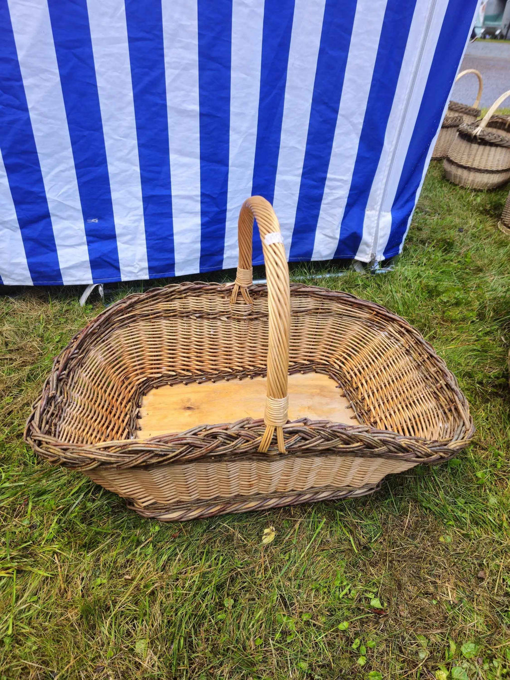 Wicker gathering basket 032r - NaturelyWoven wicker - handmade