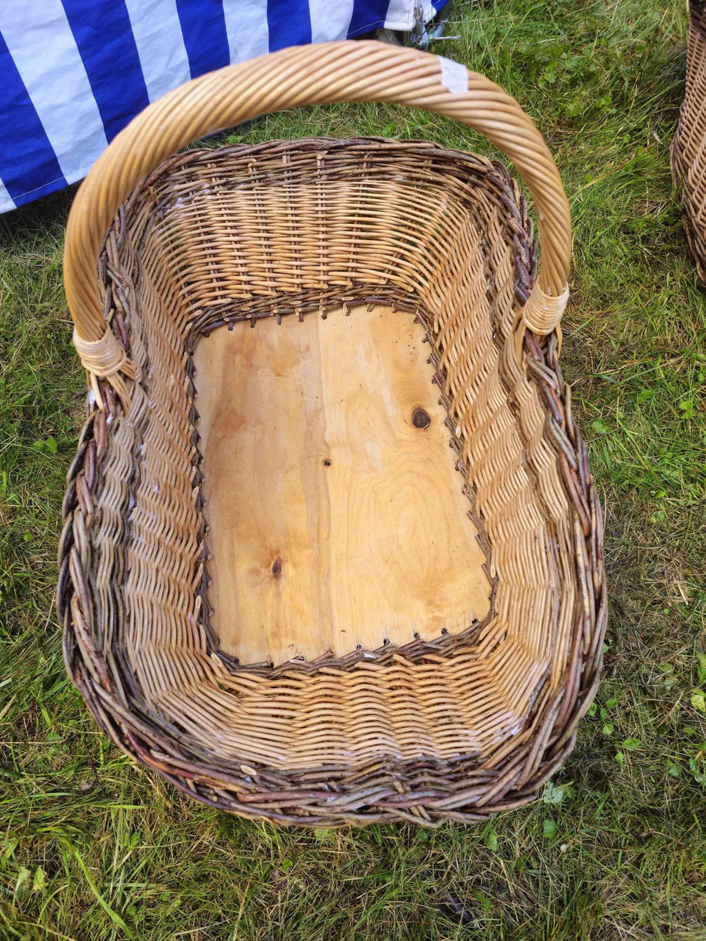 Wicker gathering basket 032r - NaturelyWoven wicker - handmade