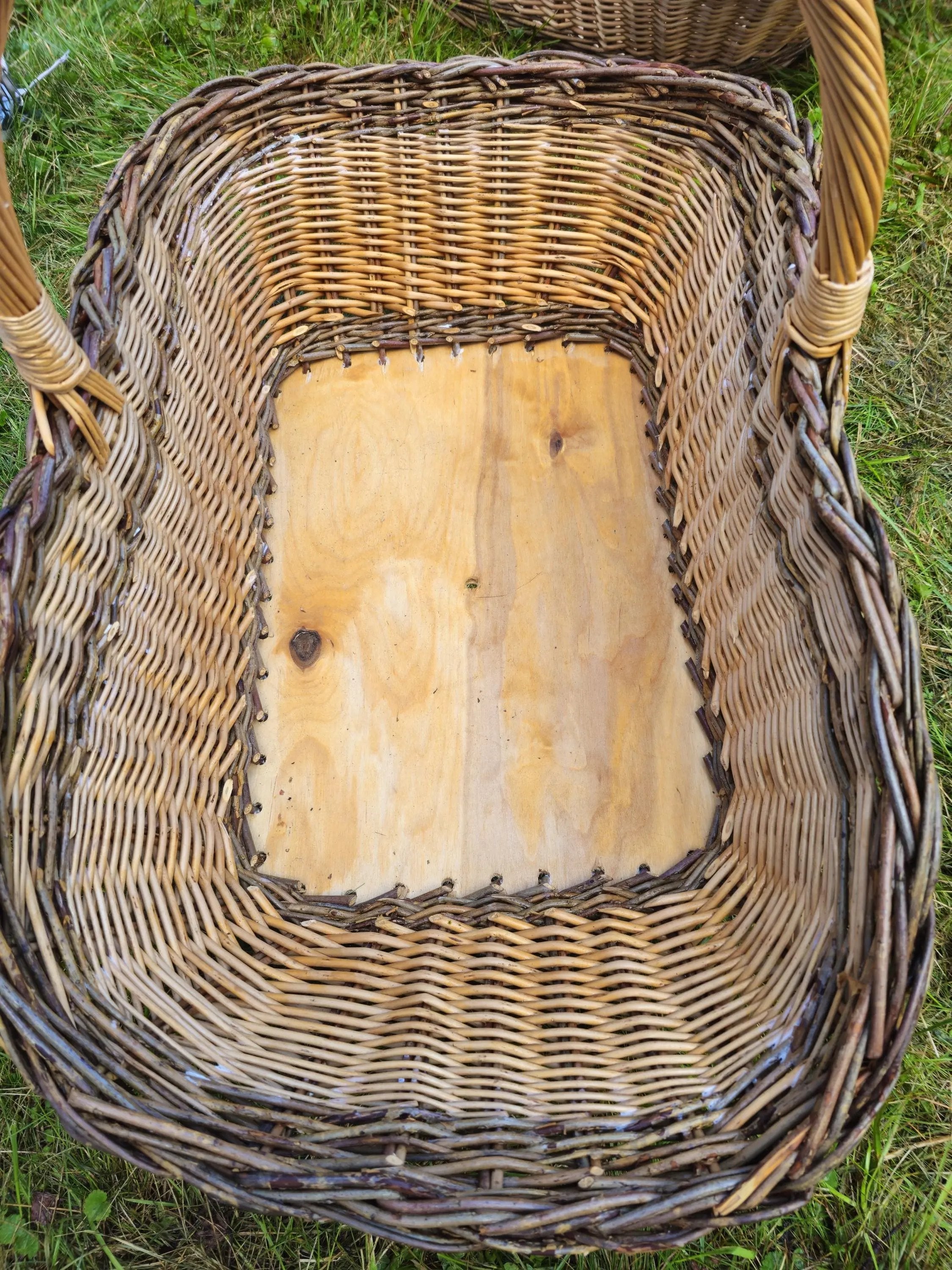 Wicker Gathering Basket – Handwoven Willow Basket with Wooden Base & Double Braided Rim - NaturelyWoven