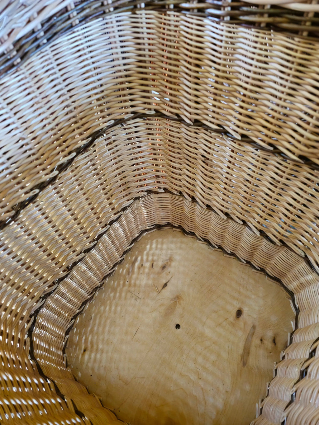 Handmade Large Willow Laundry Hamper with Lid - NaturelyWoven