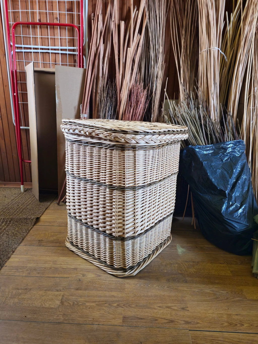 Handmade Large Willow Laundry Hamper with Lid - NaturelyWoven
