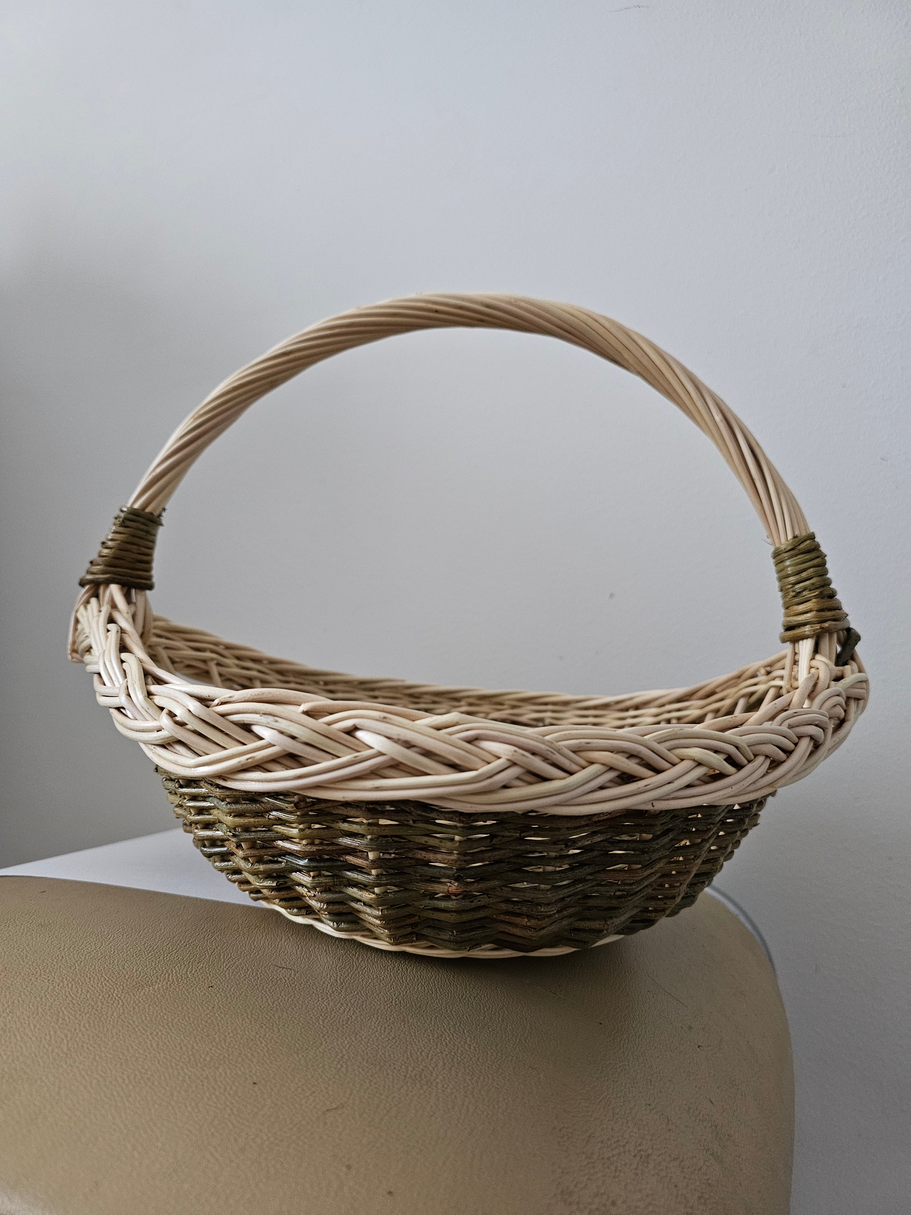 Wicker tray with handle 0024 - NaturelyWoven